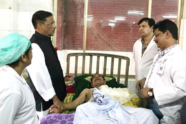 সাংবাদিক ইউসুফকে দেখতে হাসপাতালে সেতুমন্ত্রী
