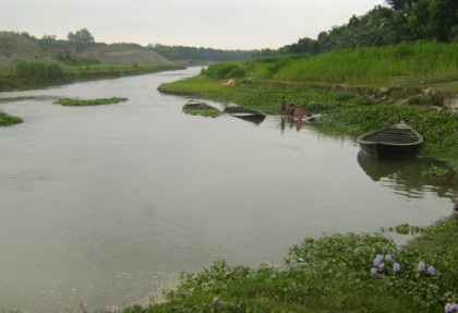চাঁপাইনবাবগঞ্জে আষাঢ়েও পানিশূন্য পাগলা নদী