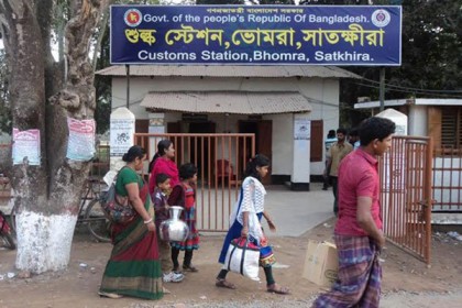 ঈদের ছুটি শেষে ভোমরা স্থলবন্দর দিয়ে আমদানি-রপ্তানি শুরু