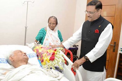 অধ্যাপক মোজাফফর আহমেদকে দেখতে গেলেন কাদের