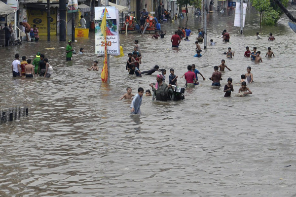 পাকিস্তানে আকস্মিক বন্যায় ১১ জনের মৃত্যু