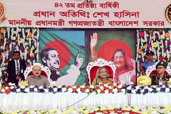 'বিশ্বের সঙ্গে তাল মেলাতে চাই শক্তিশালী সশস্ত্র বাহিনী'