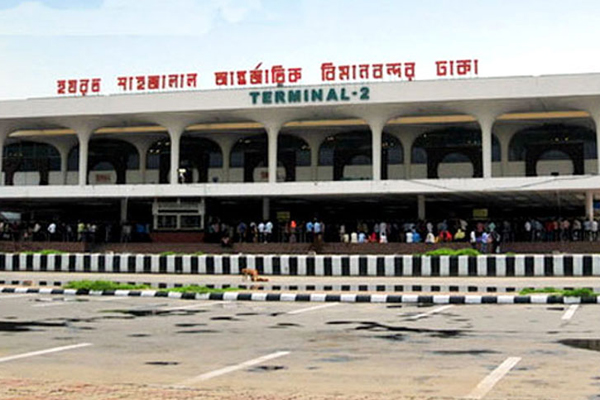 শাহজালালে সাড়ে ৪ কেজি স্বর্ণসহ আটক ২