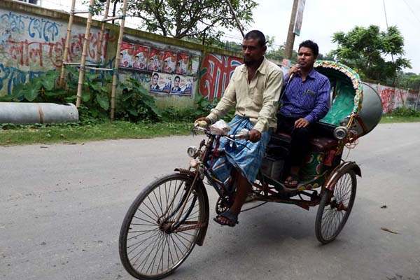 রূপগঞ্জে চিকুনগুনিয়া আতঙ্ক কাটাতে মাইকিং
