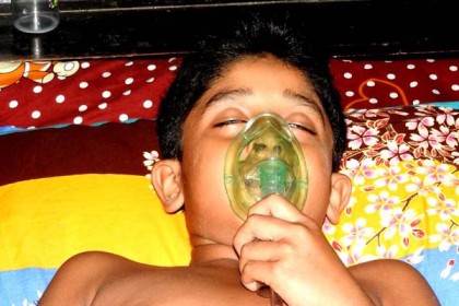 রূপগঞ্জে বিষাক্ত কেমিক্যালের গ্যাসে শিশু-নারীসহ অসুস্থ অর্ধশতাধিক