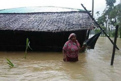 প্রবল বর্ষণে উখিয়ার ৫০ গ্রাম প্লাবিত, পাহাড় ধসে নিহত ১