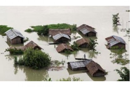 আসামে বন্যায় নিহতের সংখ্যা বেড়ে ১৮