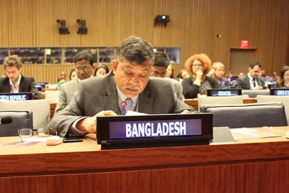 বয়স্কদের কল্যাণে সরকারের গৃহীত পদক্ষেপ তুলে ধরলেন মোমেন
