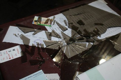 পুলিশের কাছ থেকে আসামি ছিনতাই, ফাঁড়ি ভাঙচুর