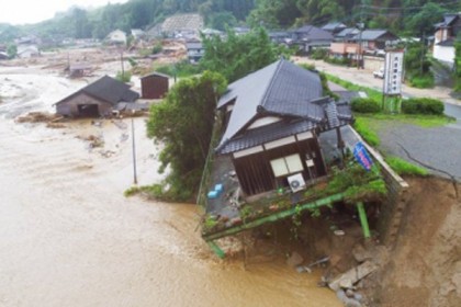 জাপানে বন্যায় মৃতের সংখ্যা বেড়ে ১৫