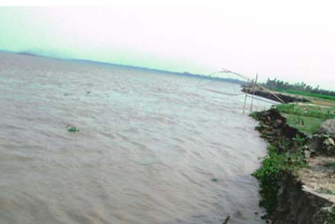বগুড়ায় যমুনা নদীর পানি বিপদসীমার উপরে, নিম্মাঞ্চল প্লাবিত
