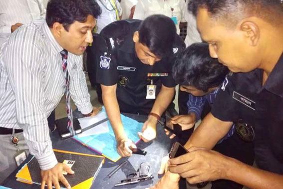 শাহজালাল থেকে দু'টি ওয়ালথার পিস্তল জব্দ