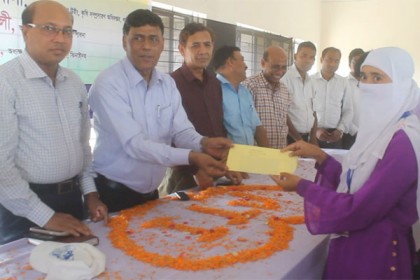 শিক্ষার্থীদের উৎপাদিত ফসলের অর্থ দিয়ে বৃত্তি প্রদান
