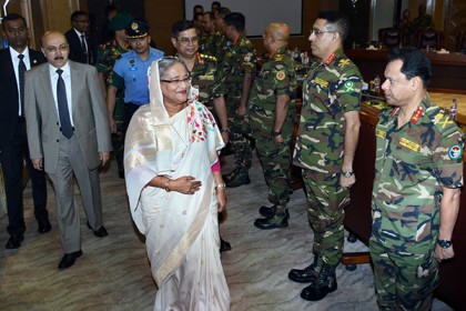 মাঠ পর্যায়ের সাফল্য বিবেচনায় সেনাদের পদোন্নতির আহ্বান প্রধানমন্ত্রীর