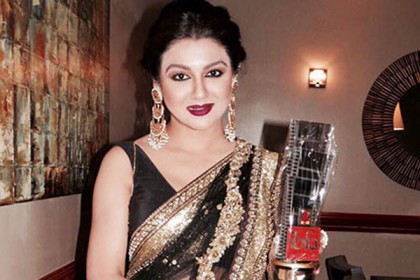 জয়া আহসানের আইবিএফএ'র সেরা অভিনেত্রীর পুরস্কার অর্জন 