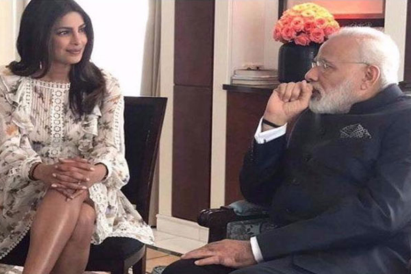'প্রিয়াঙ্কার ছোট পোশাক নিয়ে মোদির সমস্যা ছিল না'