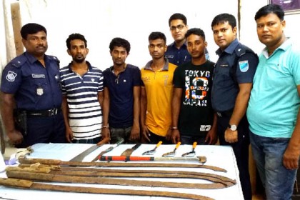রূপগঞ্জে ডাকাত সন্দেহে গ্রেফতার ৪


