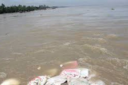 জামালপুরে ৪০ ইউনিয়নের দেড় লাখ মানুষ পানিবন্দী