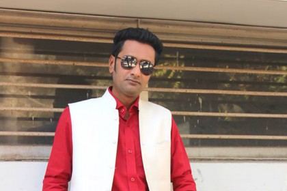 বাংলাদেশ পুলিশের থিম সং গাইলেন সার্জেন্ট দ্বীন ইসলাম