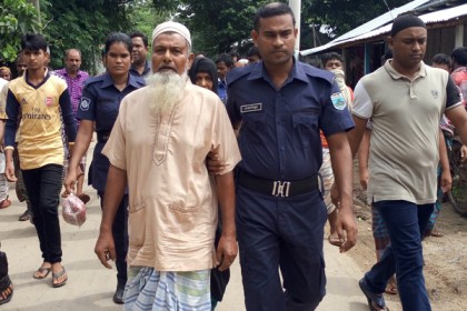 সিরাজগঞ্জে গৃহবধূকে হত্যার অভিযোগে শশুর-শাশুড়ি আটক 