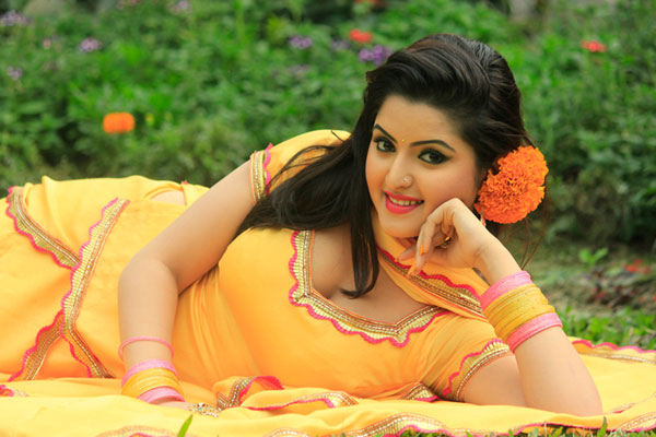 সেন্সরে পরীর 'সোনা বন্ধু'