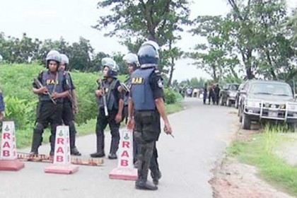 আশুলিয়ার জঙ্গি আস্তানায় ৪ জনের আত্মসমর্পণ