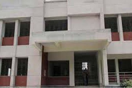 বরিশালে ওসি ও এসআইয়ের বিরুদ্ধে চাঁদাবাজি মামলা 
