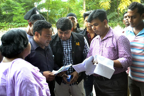 দিনাজপুরে ভুয়া চক্ষু চিকিৎসক আটক