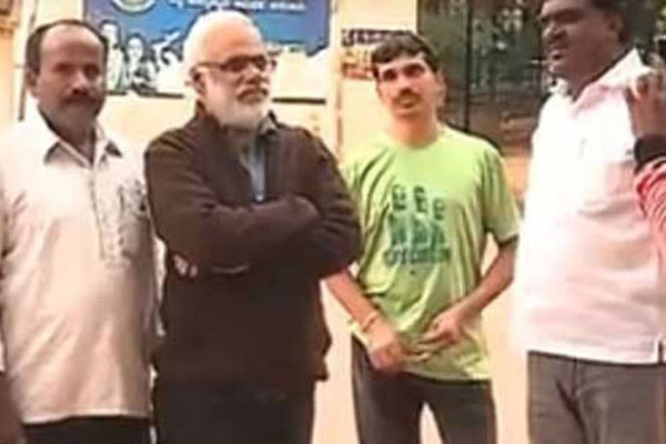 কে এই মোদি আংকেল?  
