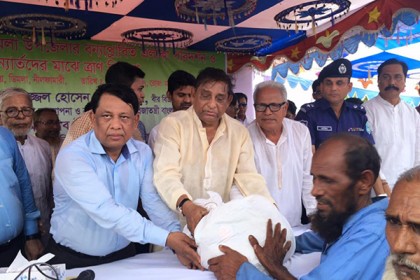 বন্যার্ত মানুষের জন্য প্রয়োজনীয় সবকিছু করবে সরকার : মায়া
