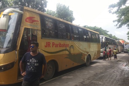 বঙ্গবন্ধু সেতু পশ্চিম মহাসড়কে তীব্র যানজট, দুর্ভোগে যাত্রীরা