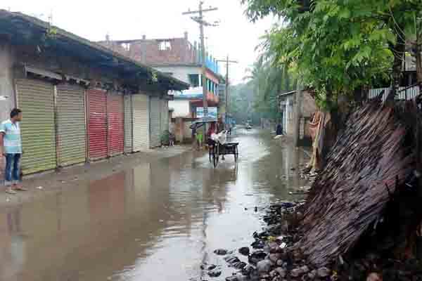 শরণখোলায় পানিবন্দি সহস্রাধিক পরিবার