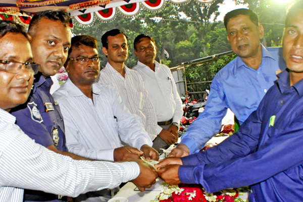 দিনাজপুরে ১০ দিনব্যাপী বৃক্ষমেলার উদ্বোধন