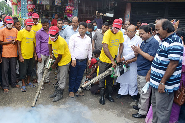 ঠাকুরগাঁওয়ে চিকুনগুনিয়া প্রতিরোধে মশক নিধন অভিযান
