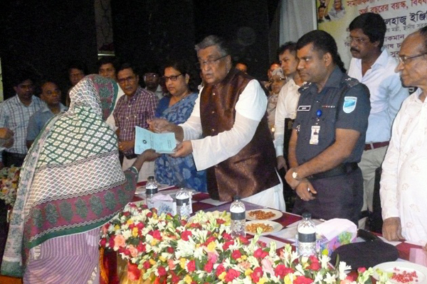 
'মামলা মোকাবেলার ভয়ে দেশ ছেড়েছেন বিএনপি নেত্রী'