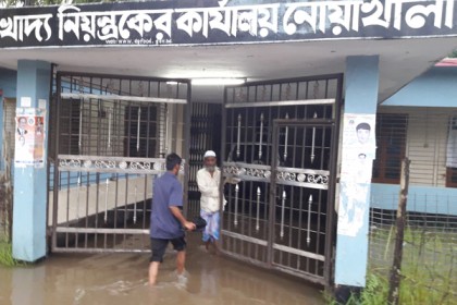 বৈরী আবহাওয়ায় হাতিয়ায় নৌযান চলাচল বন্ধ