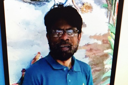 গ্রিনকার্ড জব্দ করে বাংলাদেশিকে ফেরত পাঠাল আমেরিকা