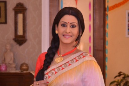 মমতার দলে নাম লেখালেন অভিনেত্রী ইন্দ্রানী হালদার
