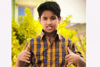 এবার প্লেব্যাক করল সেই আপন 