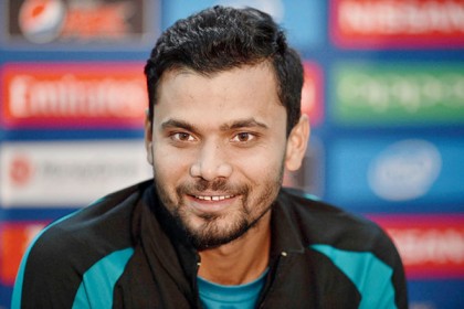 রংপুর রাইডার্স কোচের অর্ধেক কাজ কমিয়েছেন মাশরাফি!