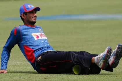 ইনজুরির কবলে মাহমুদউল্লাহ