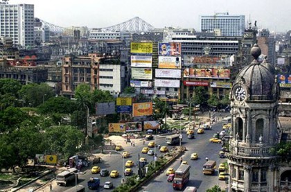 মমতার বাড়ির সামনে থেকে দুই মাওবাদী আটক