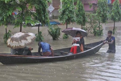 'চট্টগ্রাম নয়, যেন সাগরে বাস করছি'