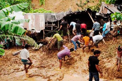 ভারী বর্ষণে ভূমিধসের আশঙ্কা 