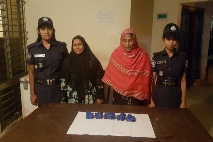 কুমিল্লায় কাঁঠালে ইয়াবা পাচারকালে বউ-শাশুড়ি আটক 