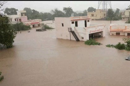 গুজরাটে ভয়াবহ বন্যায় মৃতের সংখ্যা বেড়ে ১১১