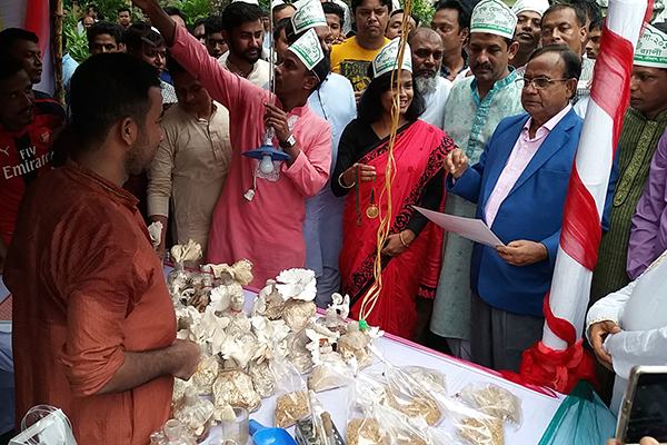 চৌদ্দগ্রামে কৃষি মেলার উদ্বোধন করলেন রেলমন্ত্রী
