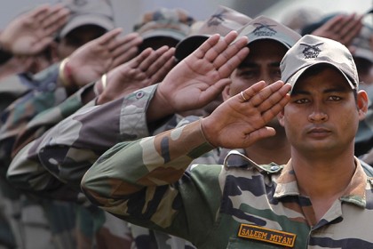ভারতীয় সামরিক বাহিনীতে ৫০,০০০ সৈন্যের অভাব রয়েছে!