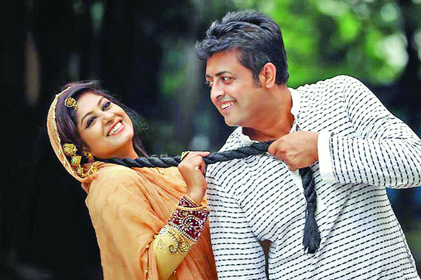 শাকিব-মিম নয়, ওমর সানি-মৌসুমীকে দিয়ে শ্যুটিং শুরু