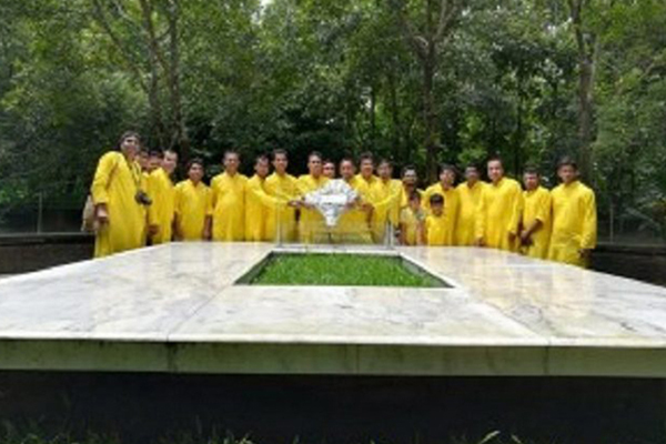 এক ঝাঁক হিমুর হুমায়ূন স্মরণ অনুষ্ঠান 